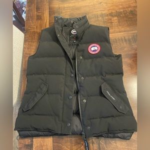 Women’s Canada Goose vest medium